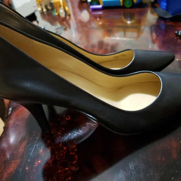 Heels - Picture 3 of 3